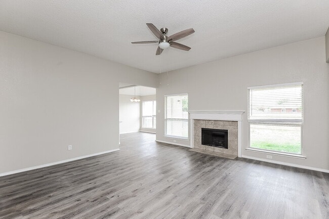 Photo - 930 Morgan Dr