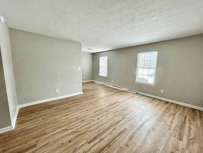 Photo - FULLY REMODELED DOWNSTAIRS UNIT! Unidad A