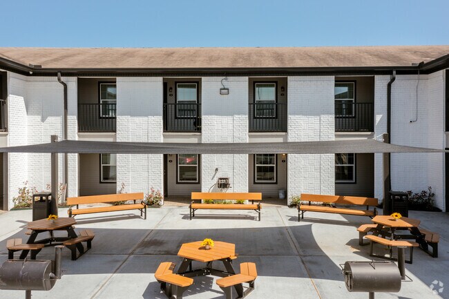 Courtyard Patio - Abode Living at 8th Avenue North