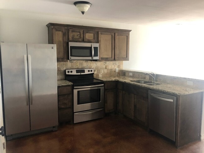 Photo - 3 bedroom, 2 bath DUPLEX!