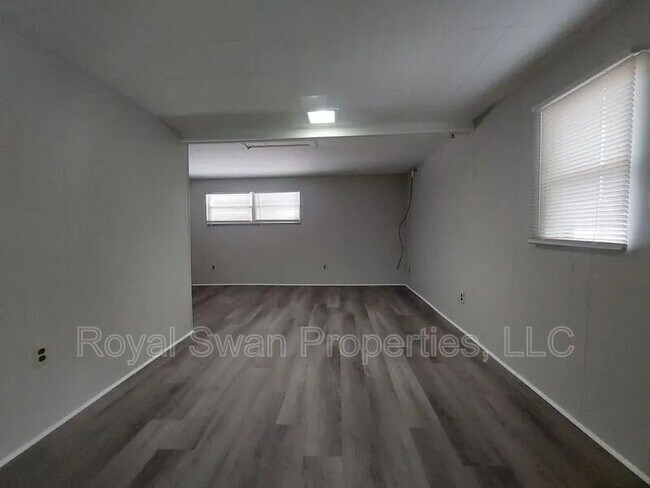 115 1/2 Lenox St.