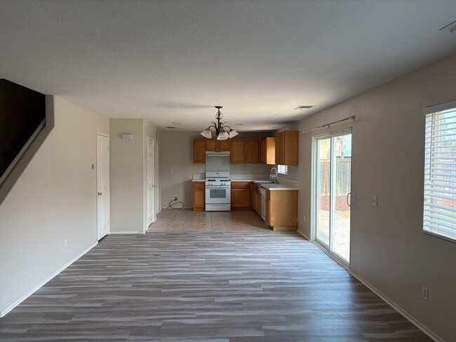 Photo - 28700 Lavatera Ave