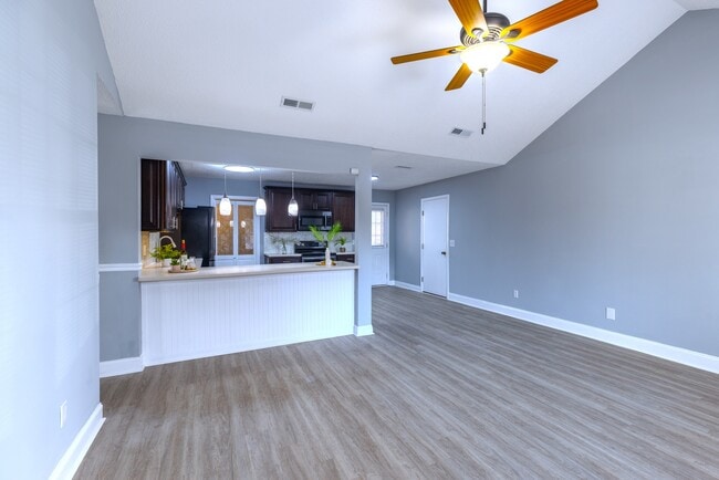 Photo - 203 Monroe Ave