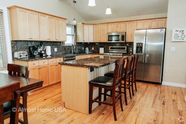 Building Photo - 9722 Buttonwood Cir Rental