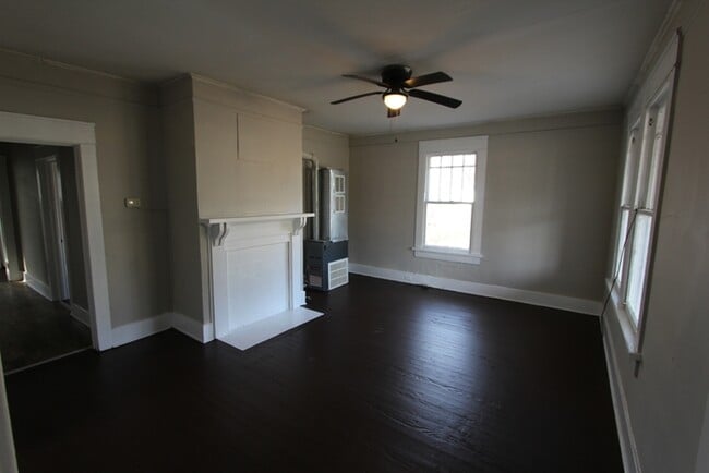 Photo - 226 E Moore St