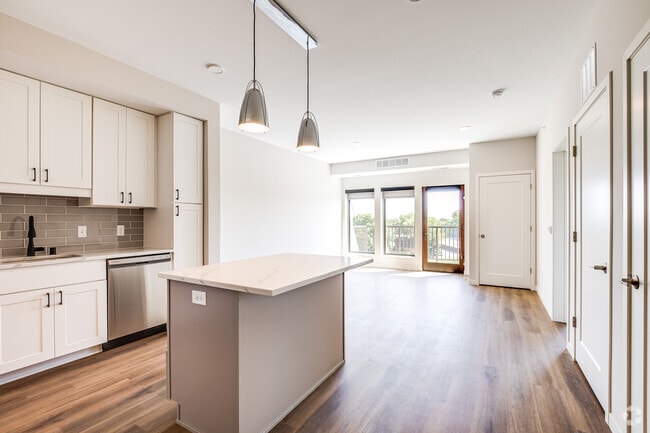 1BR, 1BA - 686SF - Spruce