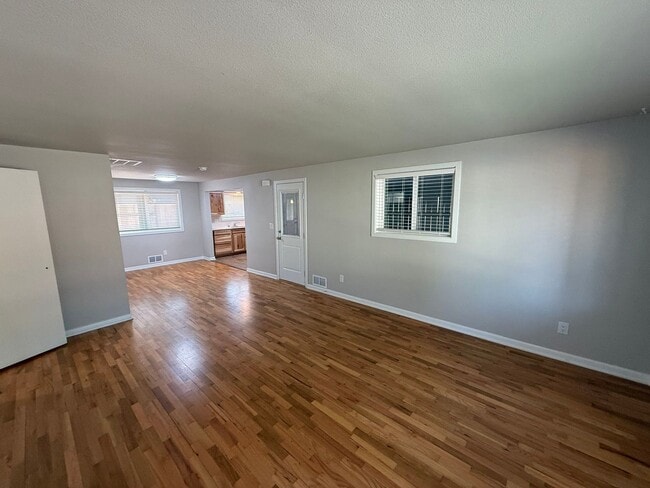 Photo - 1330-1334 SW 8th Ave Triplex/crema102-626 Unidad 1332