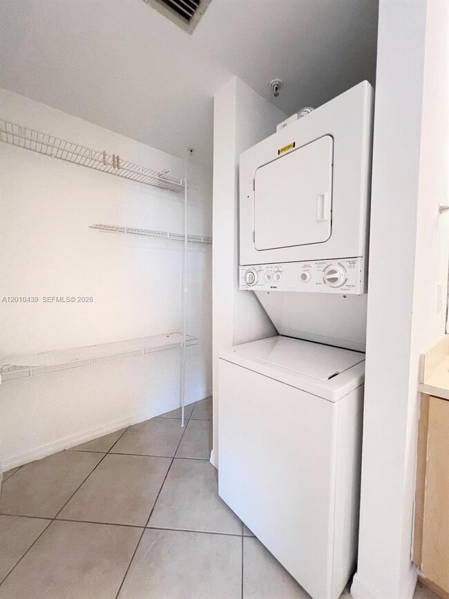 Photo - 2630 SW 28th St Unidad 49