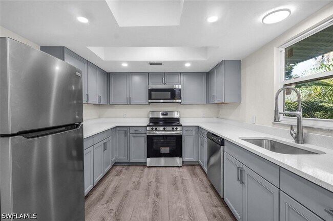 1284 Rainbow Ct