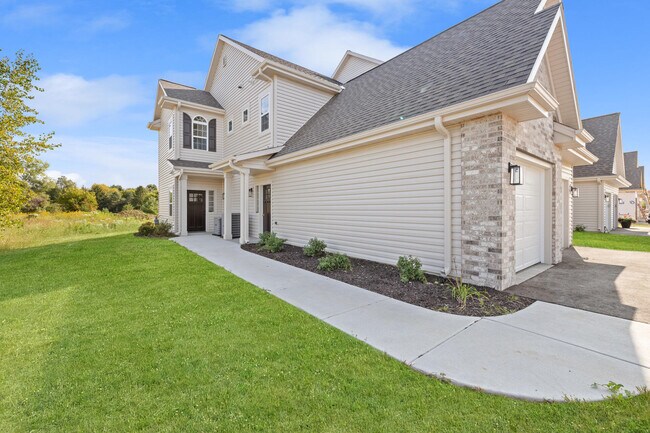 Photo - 1844 Woodland Way