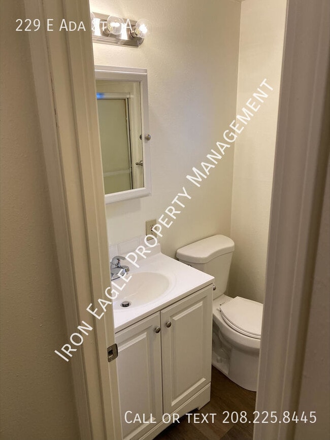 Photo - 229 E Ada St Unidad A