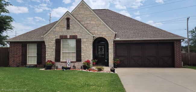 Building Photo - 313 Kody Ct