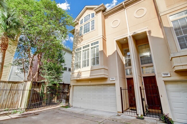 Photo - 5312 Blossom St