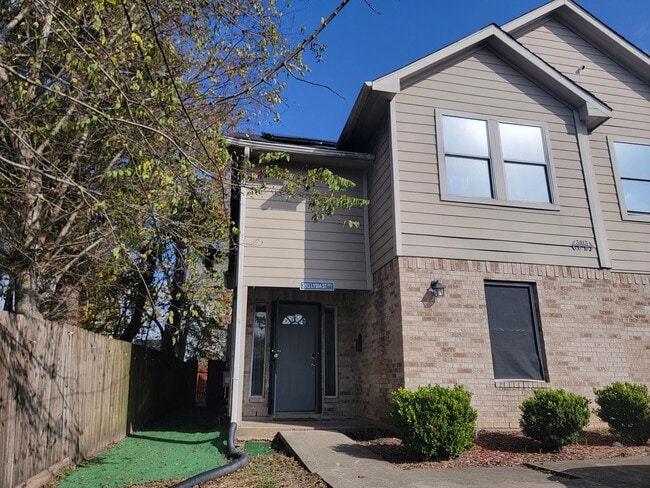 Building Photo - 3813 Lydia St