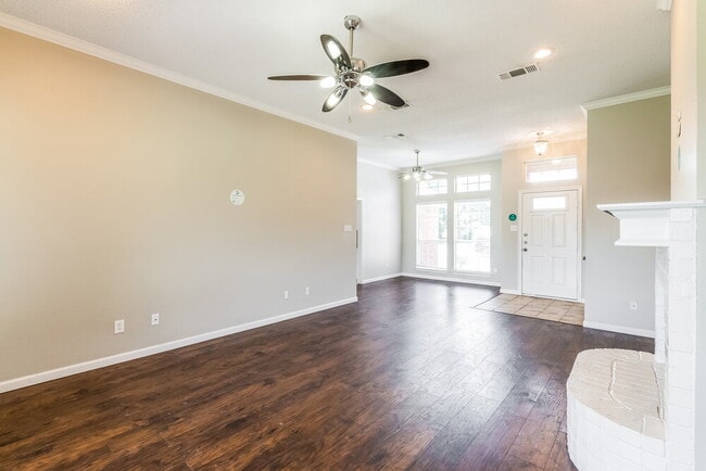 Photo - 1120 Highcrest Dr