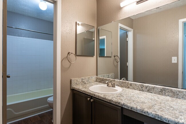 1BR, 1BA - 786 SF