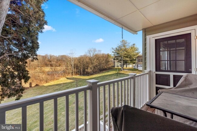 Photo - 11321 Halethorpe Terrace Unidad 205