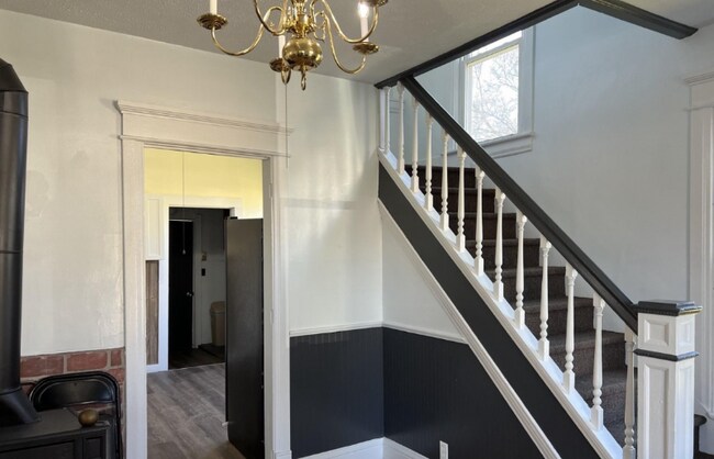 Photo - 409 E Division St