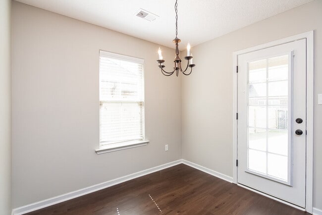 Photo - 9435 Darren Cir S