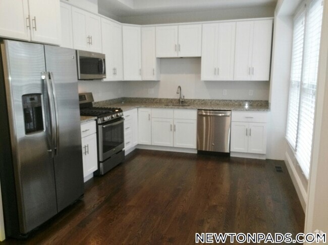Building Photo - 2044 Beacon St Rental