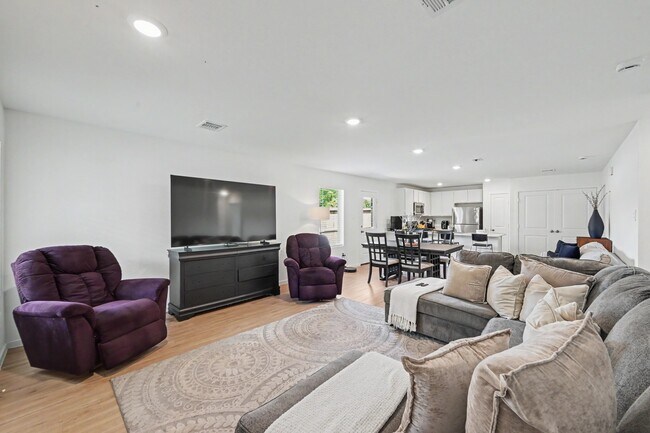 569 Falling Cave Dr