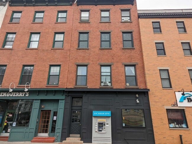 Building Photo - 403 Washington St Unit 3