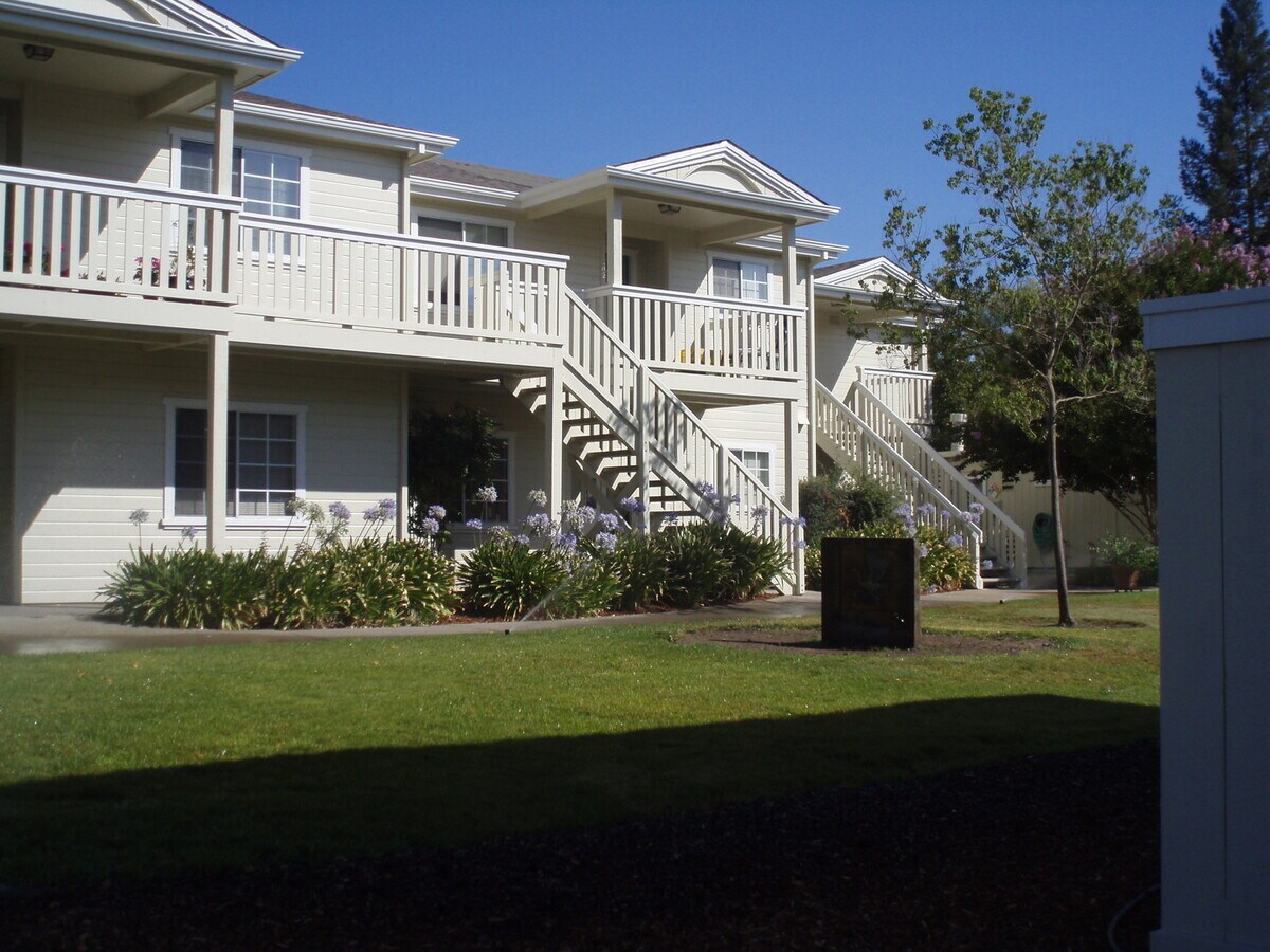 Beautiful Upstairs 2 Bedroom 2 Bath Apartm... - Beautiful Upstairs 2 Bedroom 2 Bath Apartm... House
