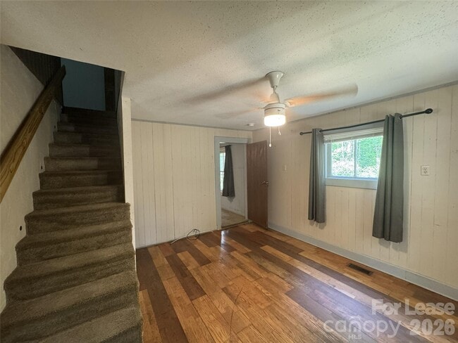 Photo - 1410 Dillard Ln