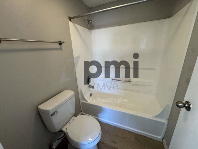 Photo - 2785 Wedge St