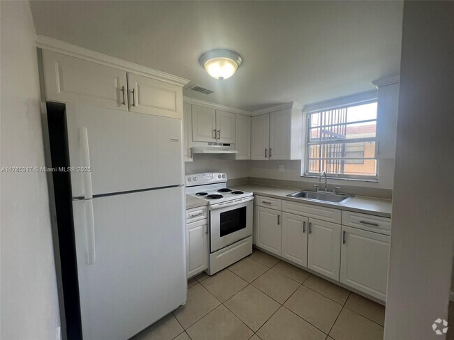 Building Photo - 50 W 31st St Unit 102 Rental