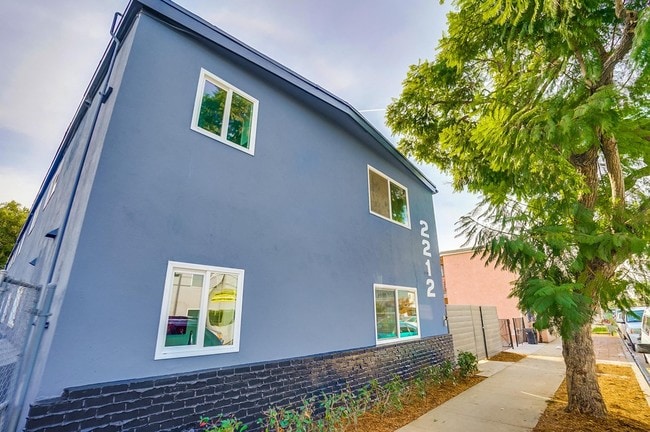 Building Photo - 2212 E 15th St