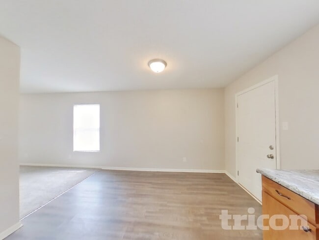 Photo - 454 Bourneside Dr