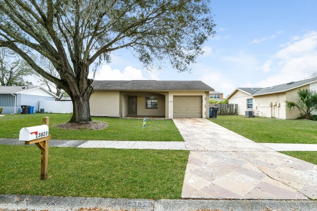 Photo - 13823 Pathfinder Dr Casa