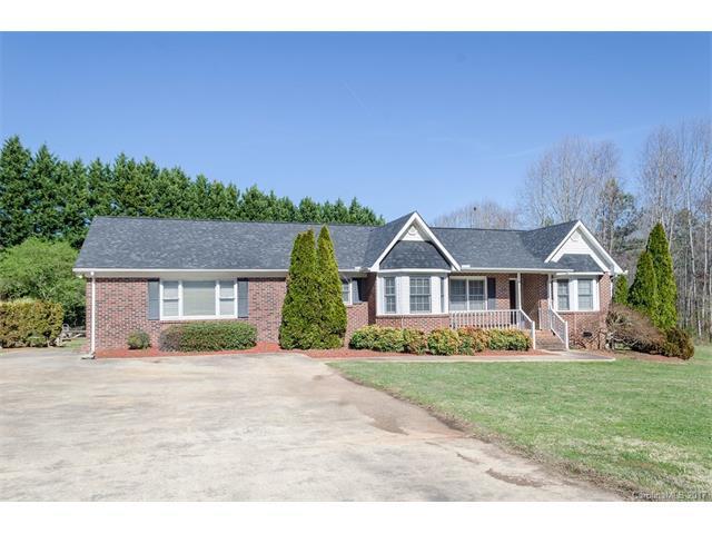 Photo - "Charming 4-Bedroom Retreat in Gastonia with Granite Touches & Gleaming Hardwoods!"