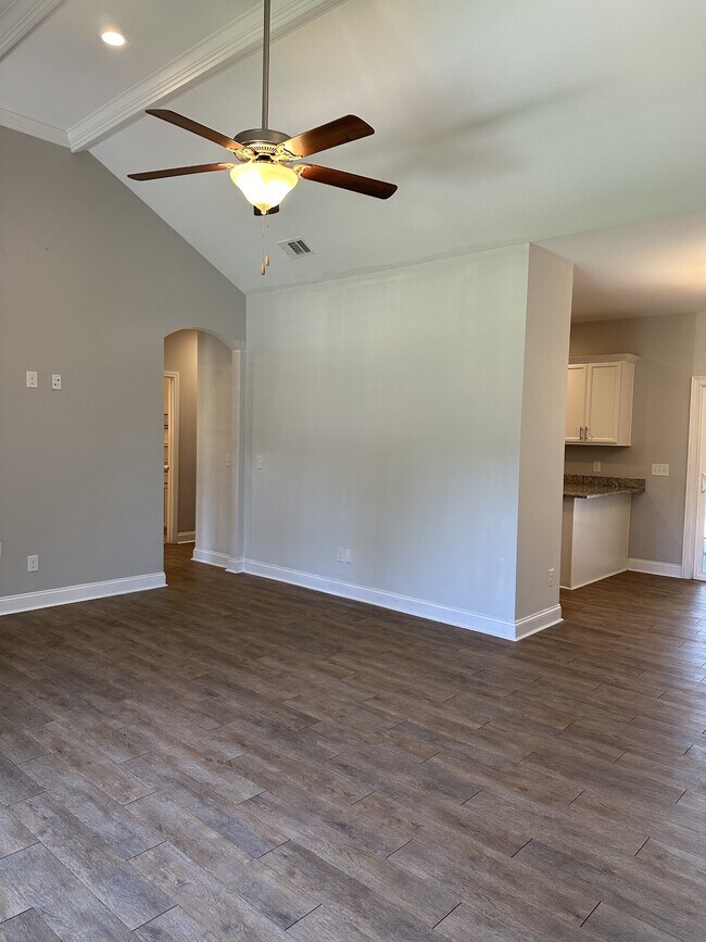 50 Kayton Ct
