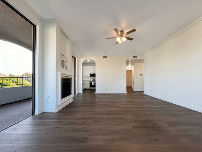 Photo - **555 Maine Ave #304 Long Beach** Upstairs 3 bedroom 2 bath - 2 weeks free OAC!!