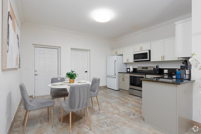2BR, 2BA - 1,152SF - Dining Room/Kitchen
