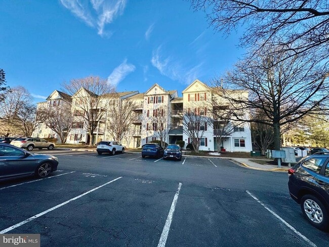 Building Photo - 12901 Churchill Ridge Cir Unit 1