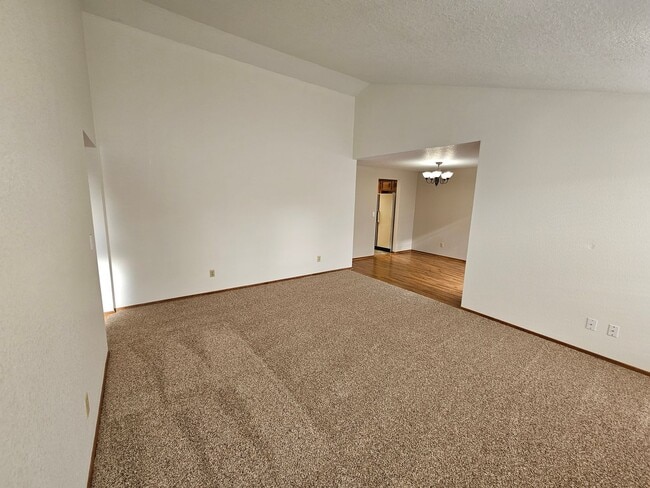 Photo - 855 Fran St SE