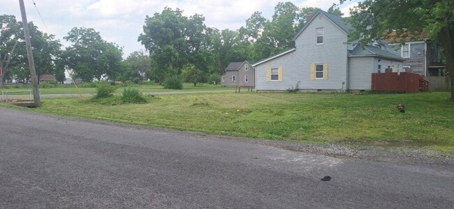 Photo - 26 E 1st St