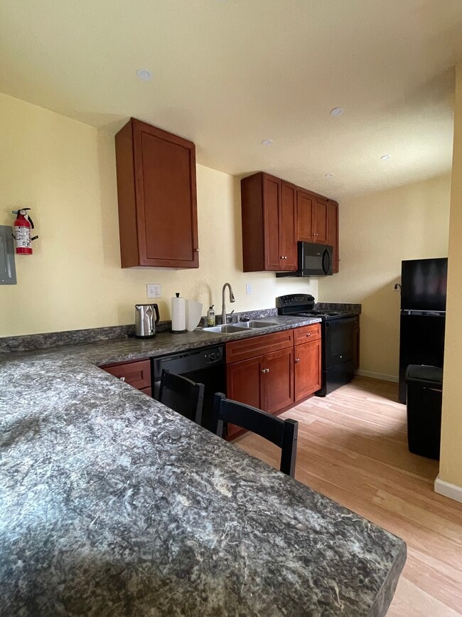 Photo - 1746 Sattler Dr Unit B