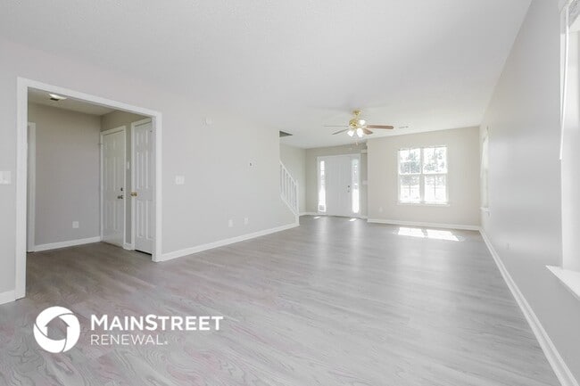 Photo - 6233 Hickory Ln Cir