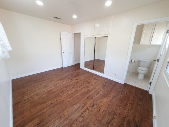 Photo - 5507 Norton St