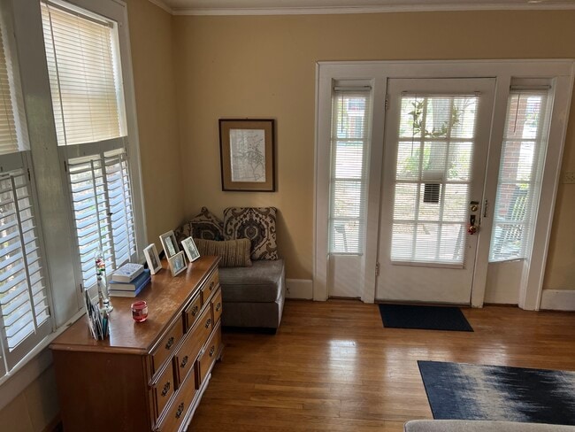 Photo - 123 S Pickens St Unidad 123 S. Pickens St.