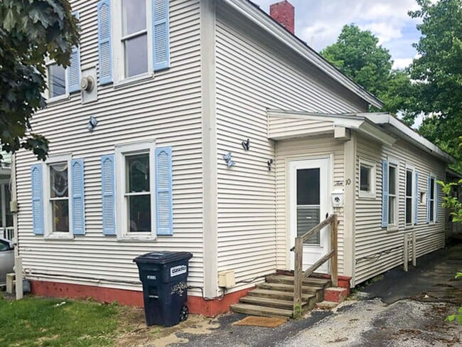 Building Photo - Spacious 5-Bedroom, 4-Bathroom Home Near UVM & Downtown Burlington (10 Walnut St)