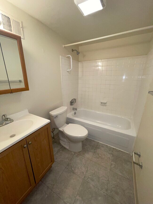 Bathroom - Shadeland Arms Apartments