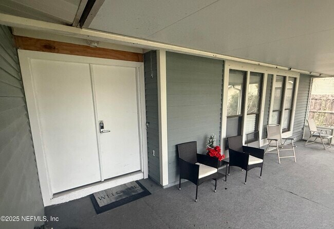 Photo - 4026 Cedar Island Rd E