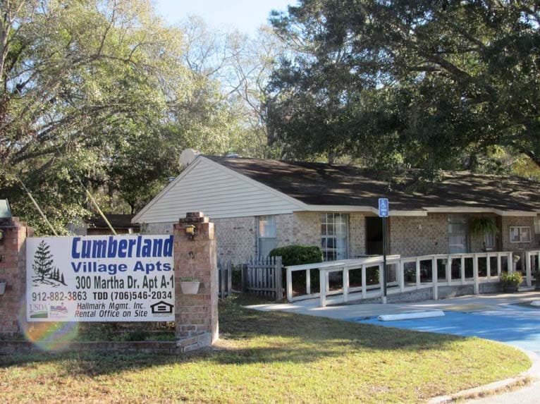 Cumberland Village - Cumberland Village Apartments