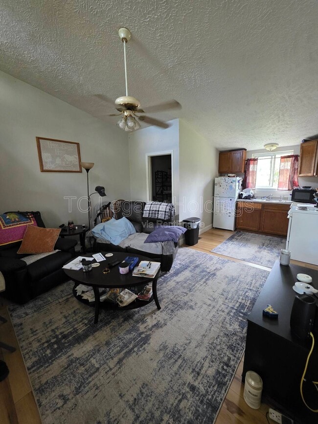 Photo - 419 1/2 Walnut Ave