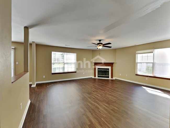 Photo - 977 Dorothy Dr